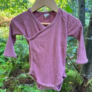 Kate Quinn Ribbed Long Sleeve Bodysuit 12-18m